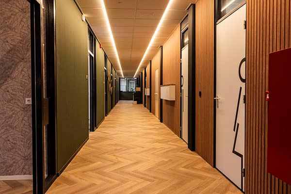 Lattenwand warm eiken mondriaan Tacito-nl